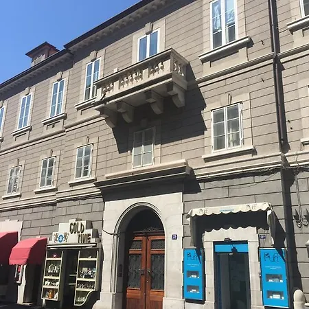 לינה וארוחת בוקר Lo Di Joyce